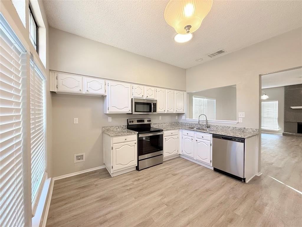 980 Mauve Dr - Photo 2 of 21