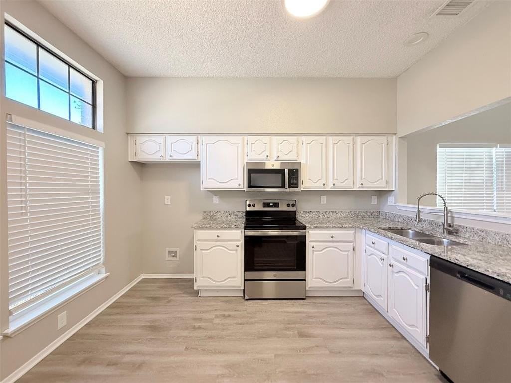 980 Mauve Dr - Photo 3 of 21