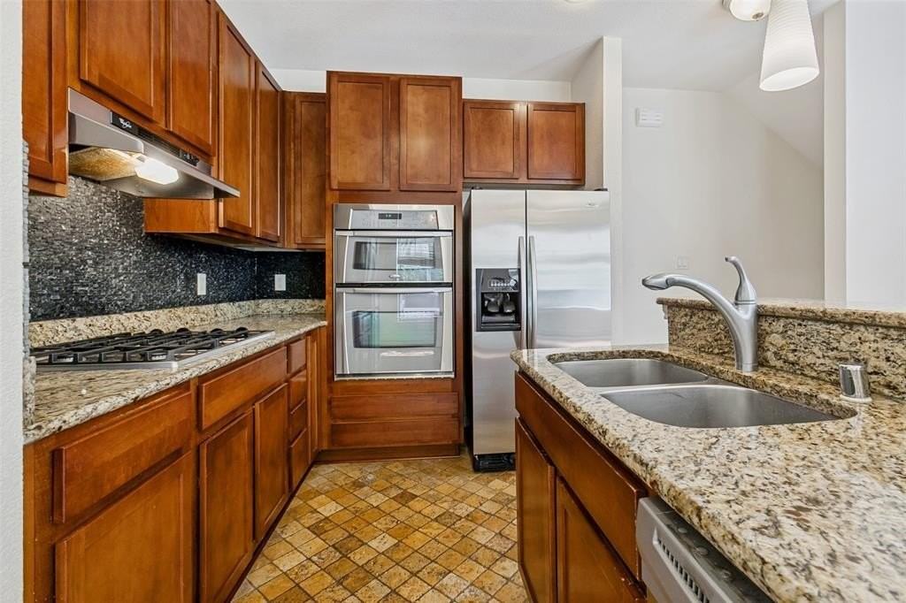 2112 Grove Park Ln - Photo 6 of 13