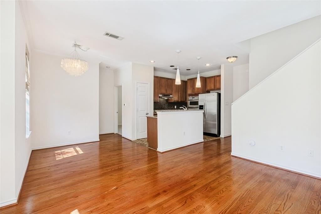 2112 Grove Park Ln - Photo 7 of 13