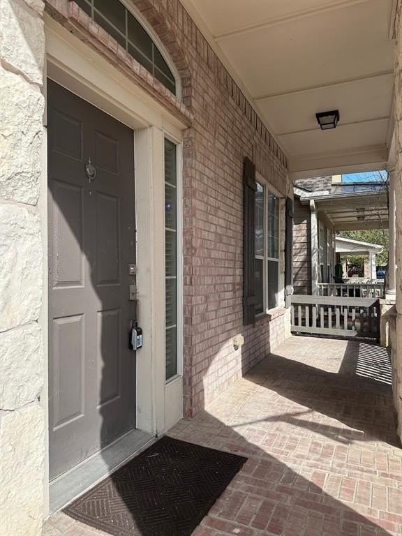 4912 Derbyshire Dr - Photo 2 of 16