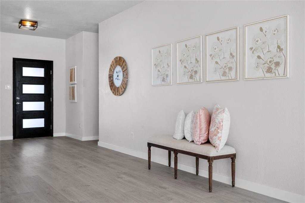 1110 Greywood Dr - Photo 4 of 27