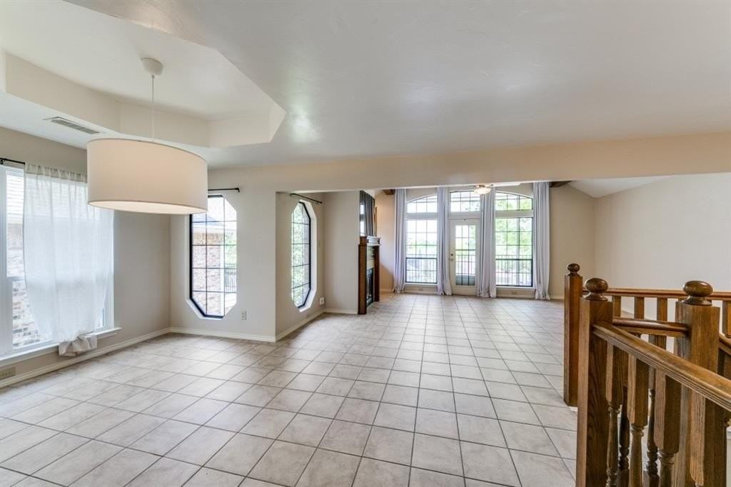 5915 Volunteer Pl - Photo 2 of 15