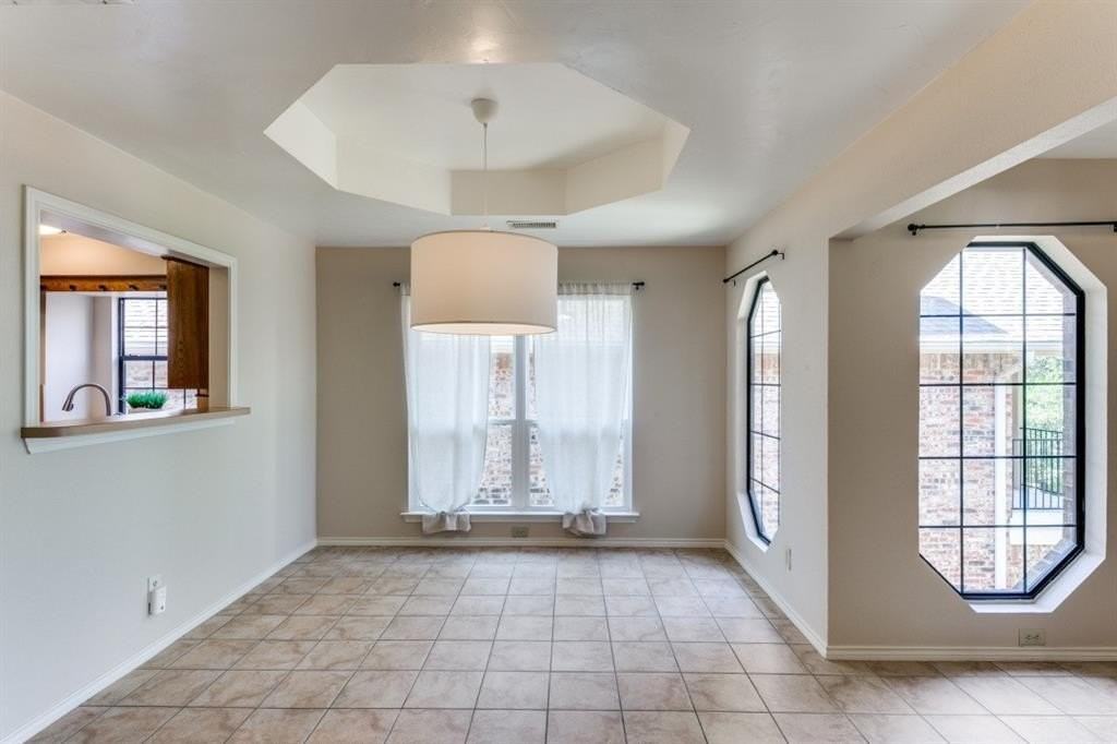 5915 Volunteer Pl - Photo 5 of 15