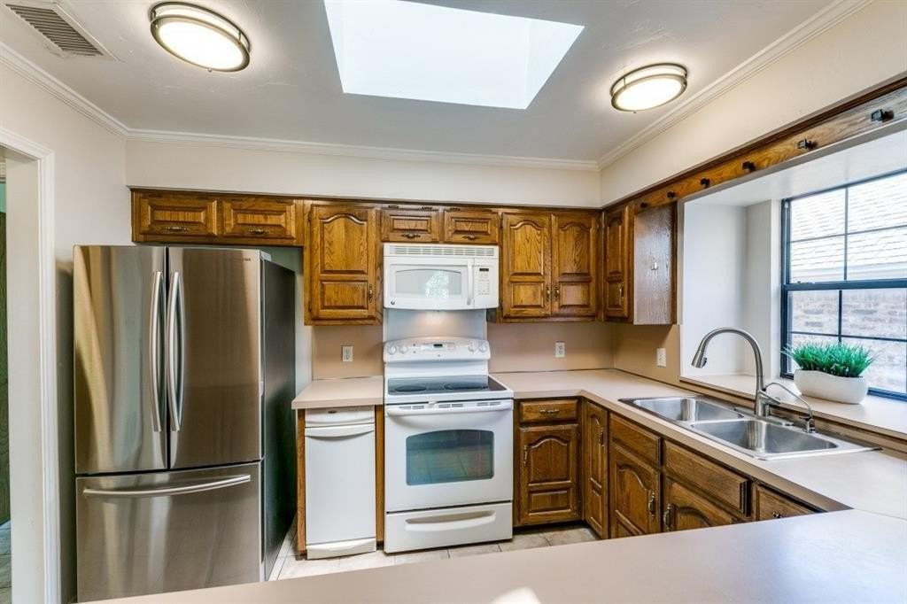 5915 Volunteer Pl - Photo 6 of 15