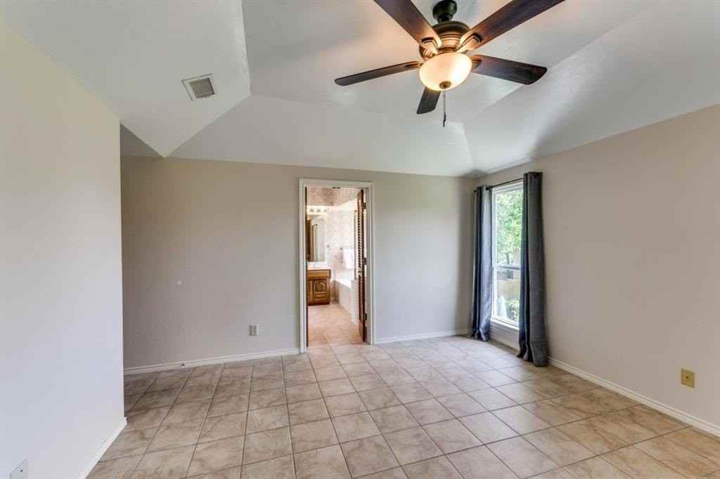 5915 Volunteer Pl - Photo 7 of 15