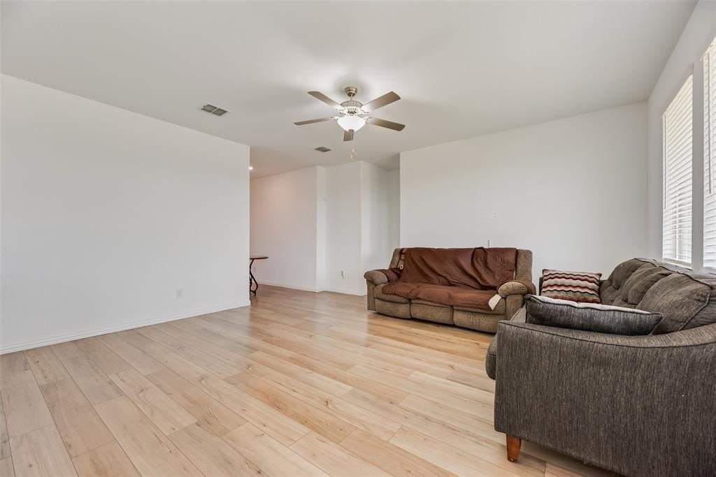 7904 Blue Heron Ln - Photo 6 of 19