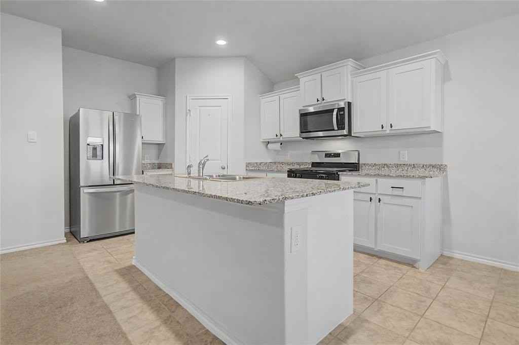 724 Basteen Ln - Photo 3 of 37