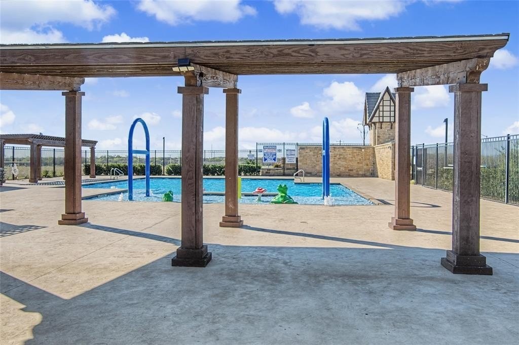 724 Basteen Ln - Photo 7 of 37