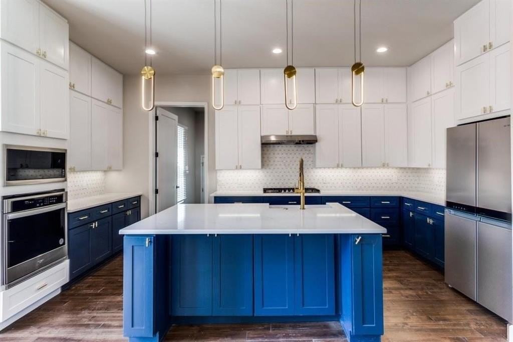 608 S Dooley St - Photo 5 of 38