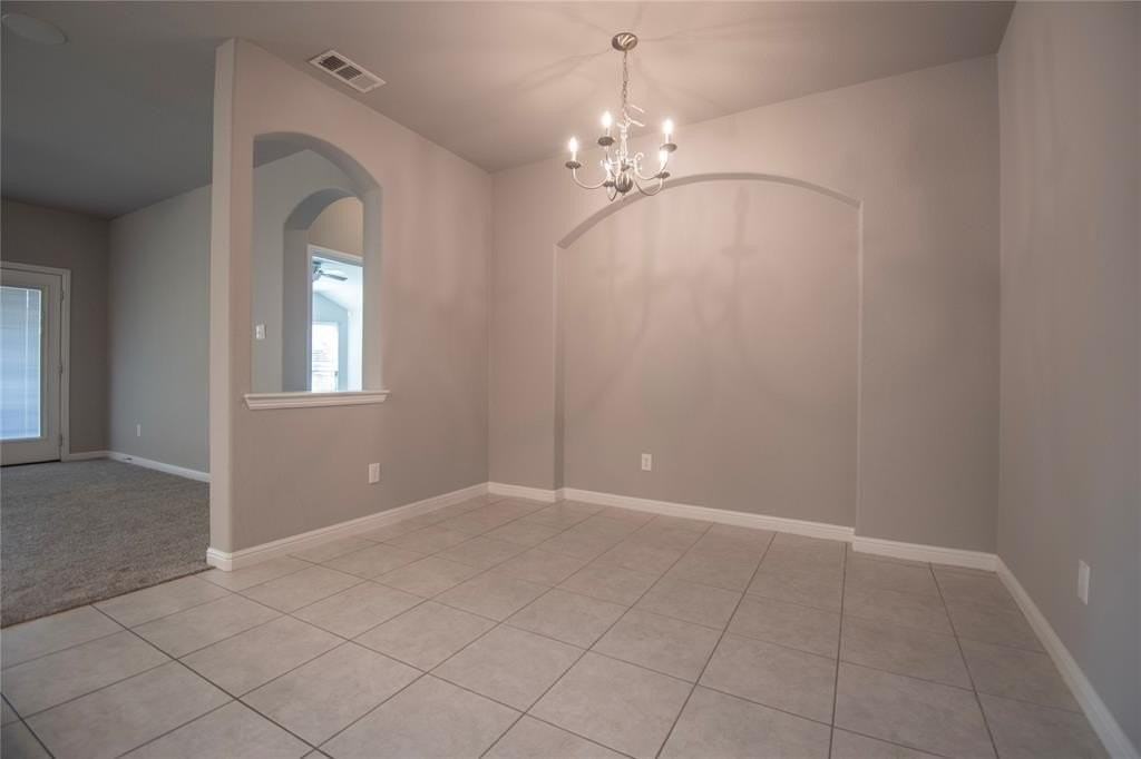 545 Braewick Dr - Photo 4 of 10