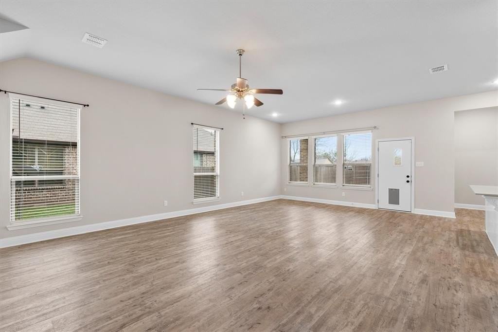 576 Spruce Trl - Photo 6 of 39