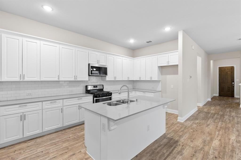 576 Spruce Trl - Photo 7 of 39