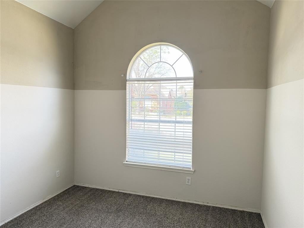 5829 White Pine Dr - Photo 5 of 15