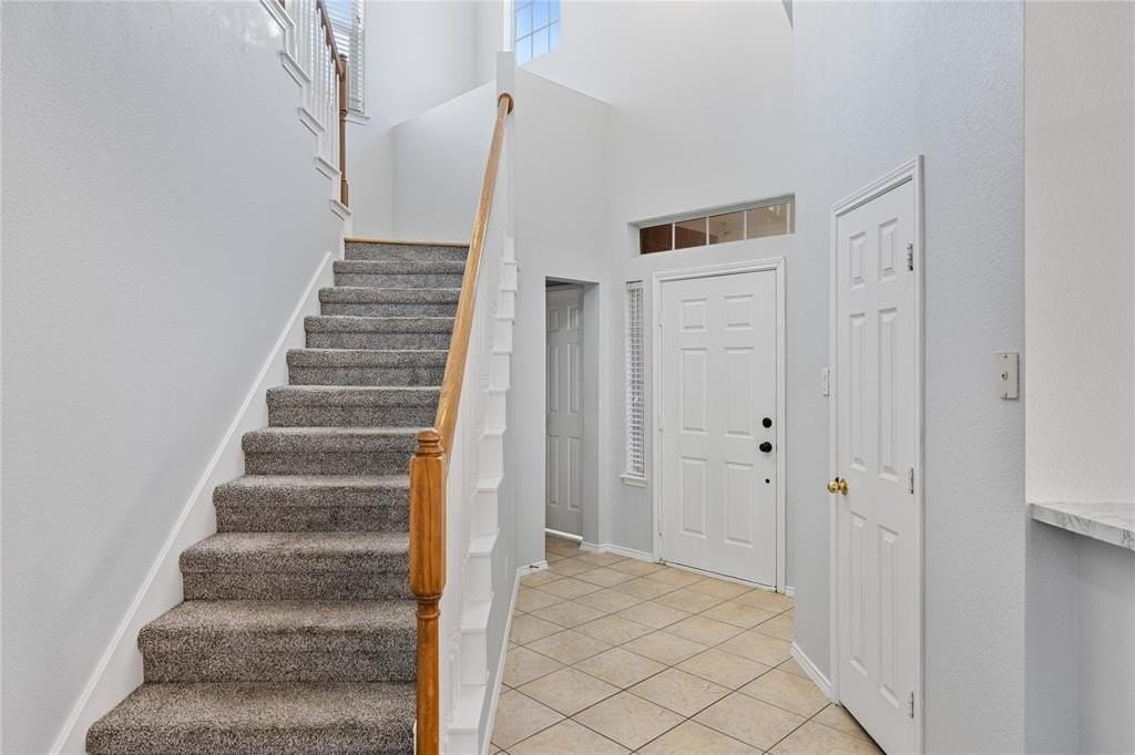 809 Slaughter Ln - Photo 4 of 29