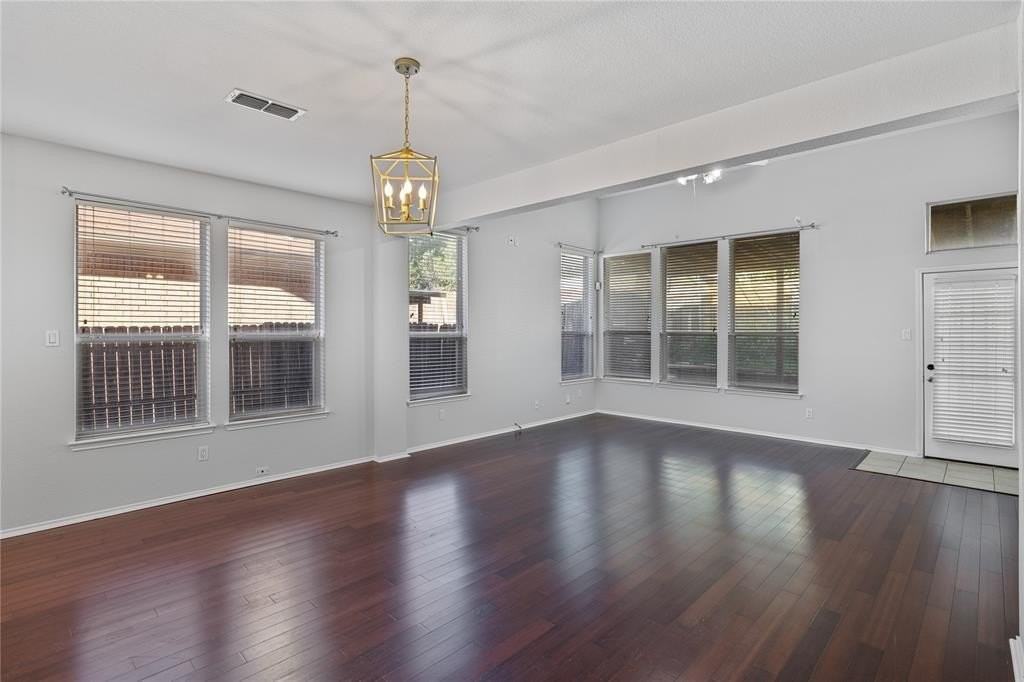 809 Slaughter Ln - Photo 5 of 29