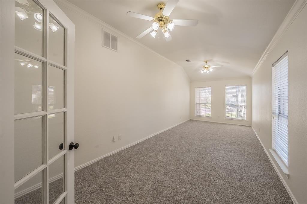 1075 Port Sullivan Dr - Photo 7 of 40