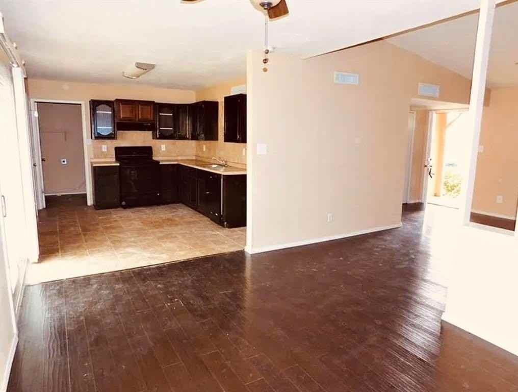 5625 Squires Dr - Photo 3 of 7