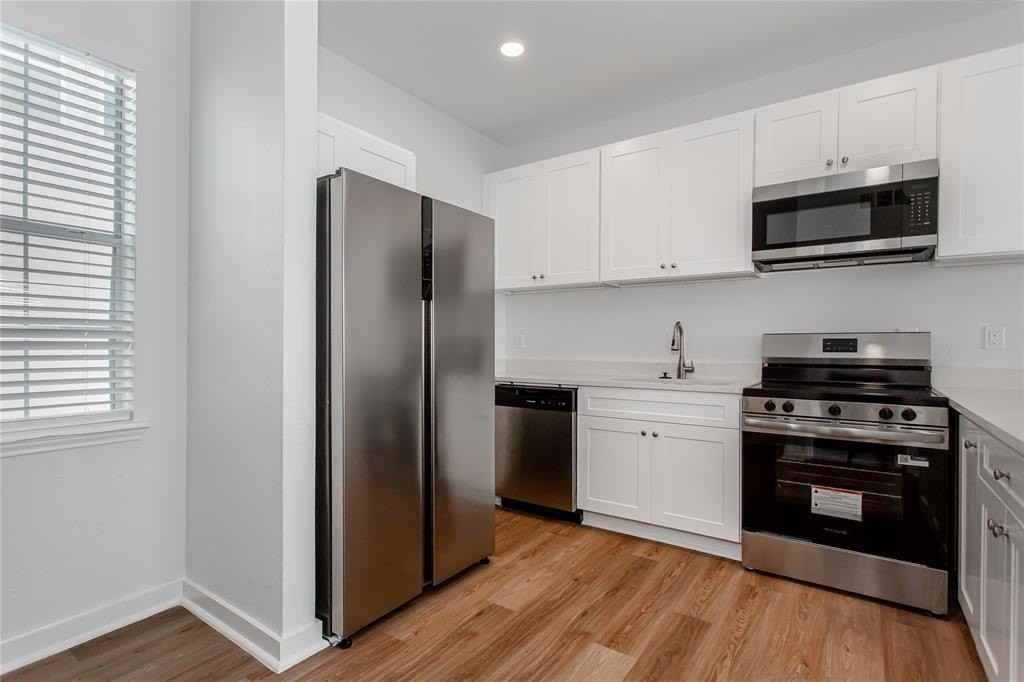 4713 Virginia Ave #E - Photo 4 of 32