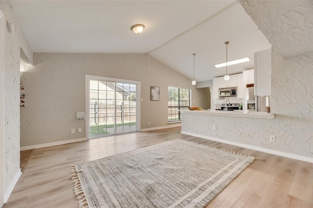 6015 Mcafee Dr - Photo 4 of 23