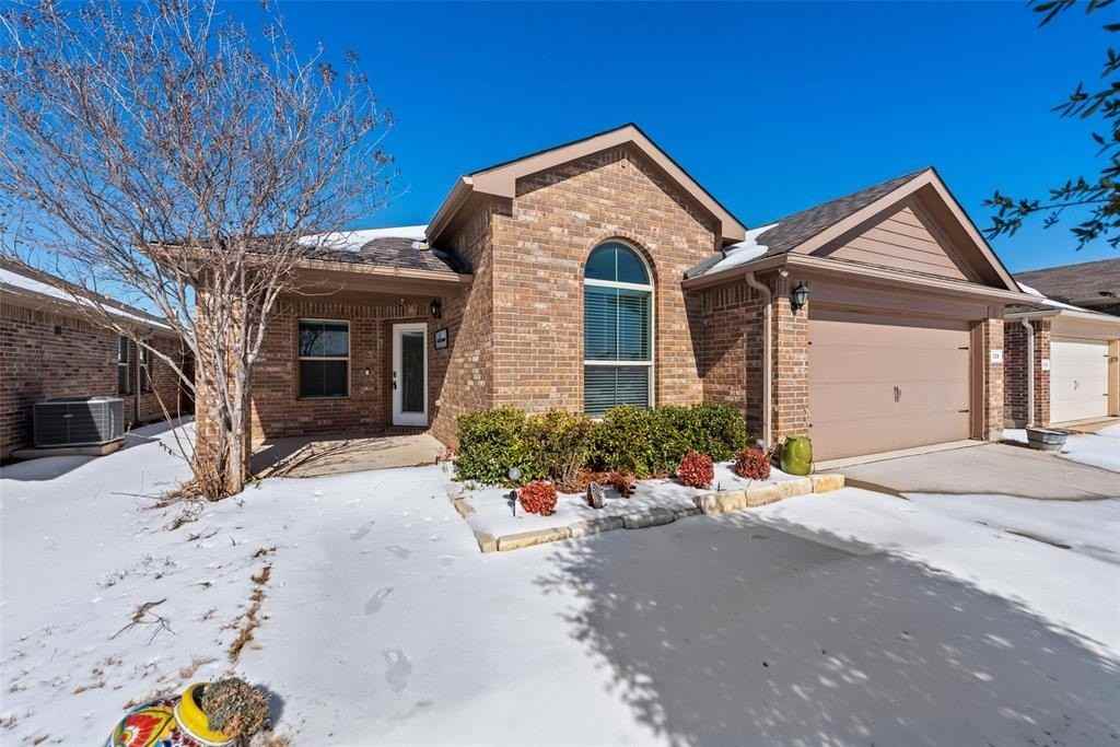 328 Foxhunter St - Photo 3 of 25