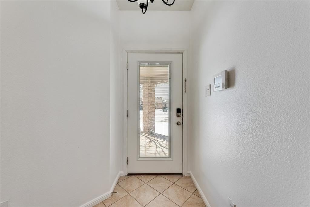 328 Foxhunter St - Photo 5 of 25