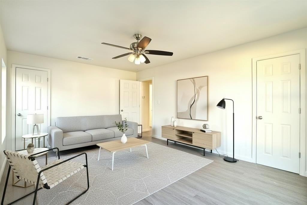 7115 Parkdale Dr - Photo 2 of 8