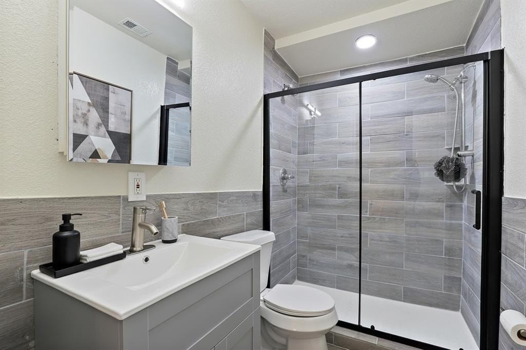 7115 Parkdale Dr - Photo 6 of 8