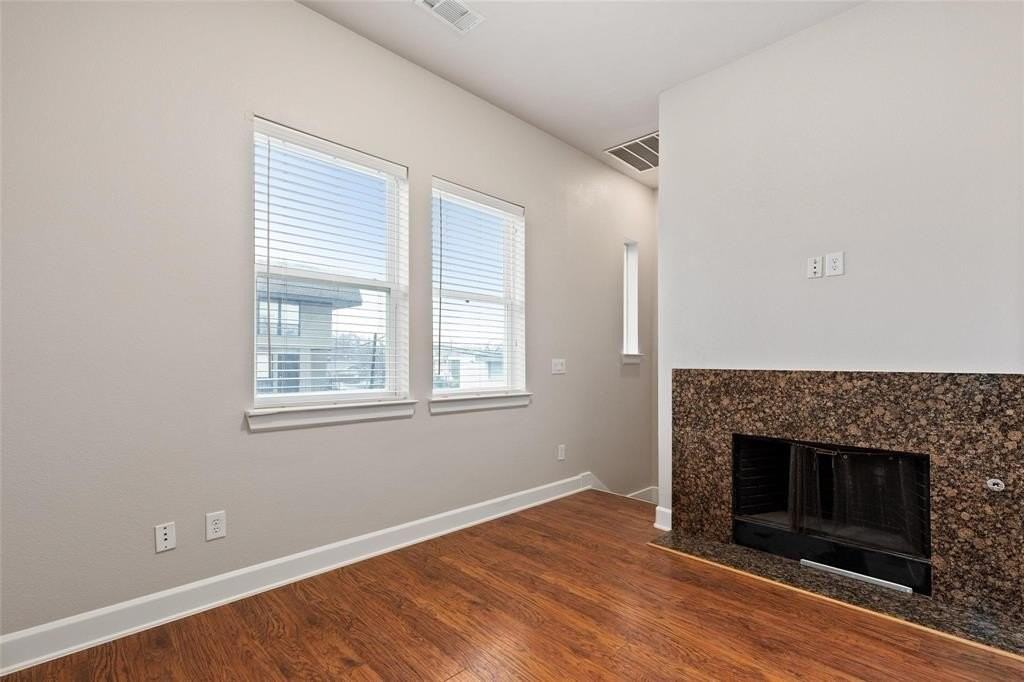 4311 Hartford St - Photo 5 of 8