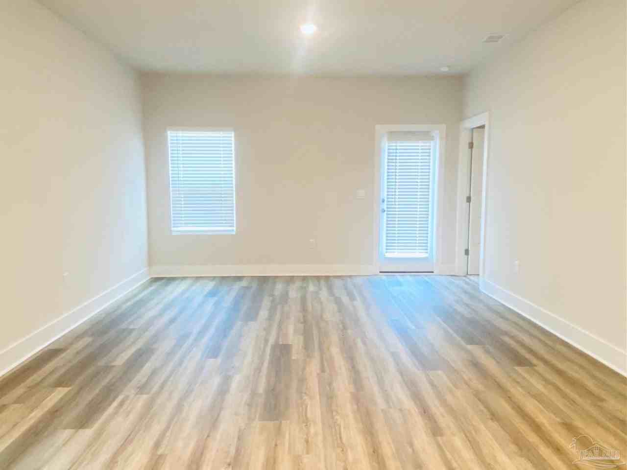 9896 Starling Dr - Photo 6 of 15