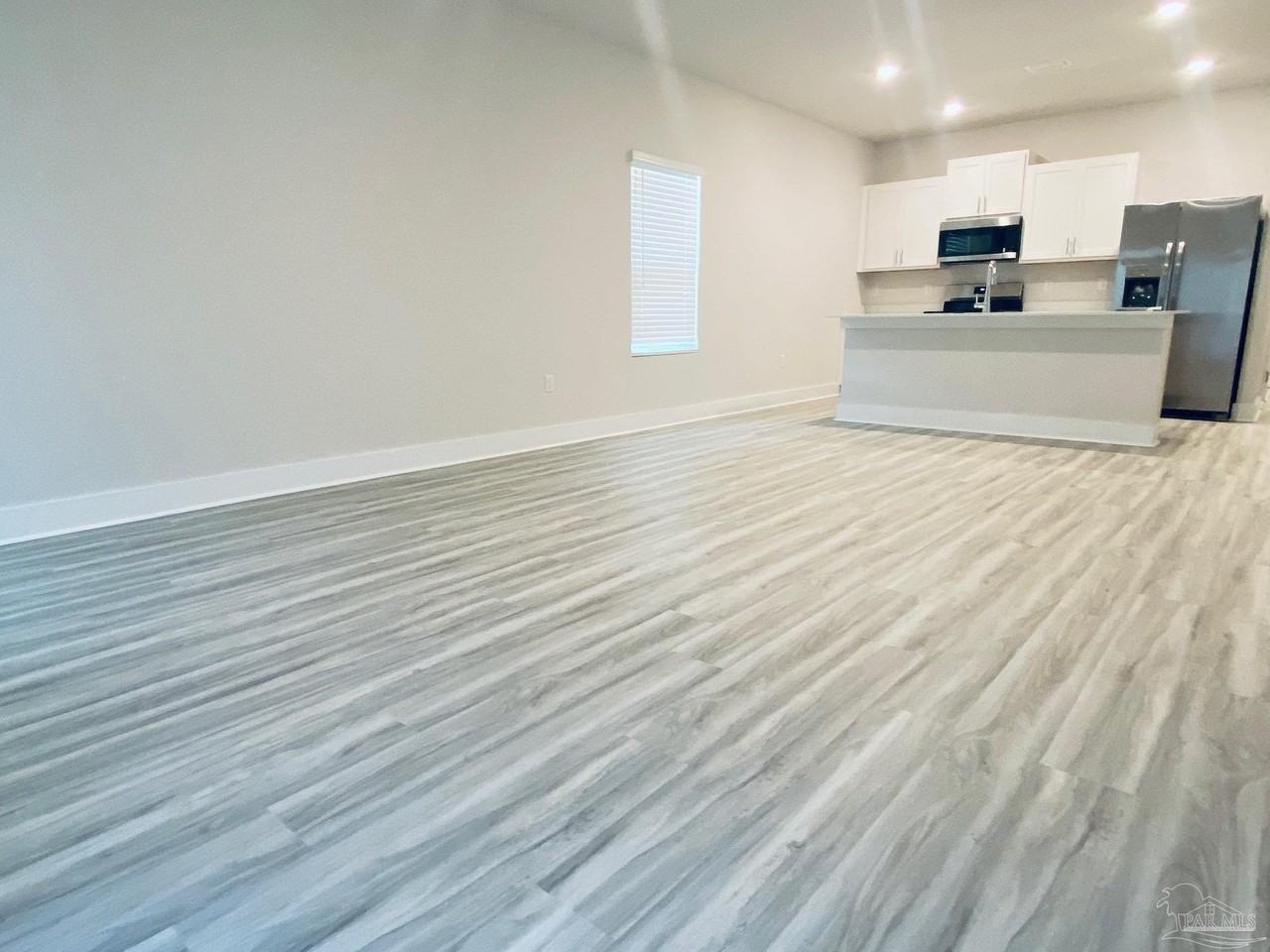 9908 Starling Dr - Photo 5 of 17