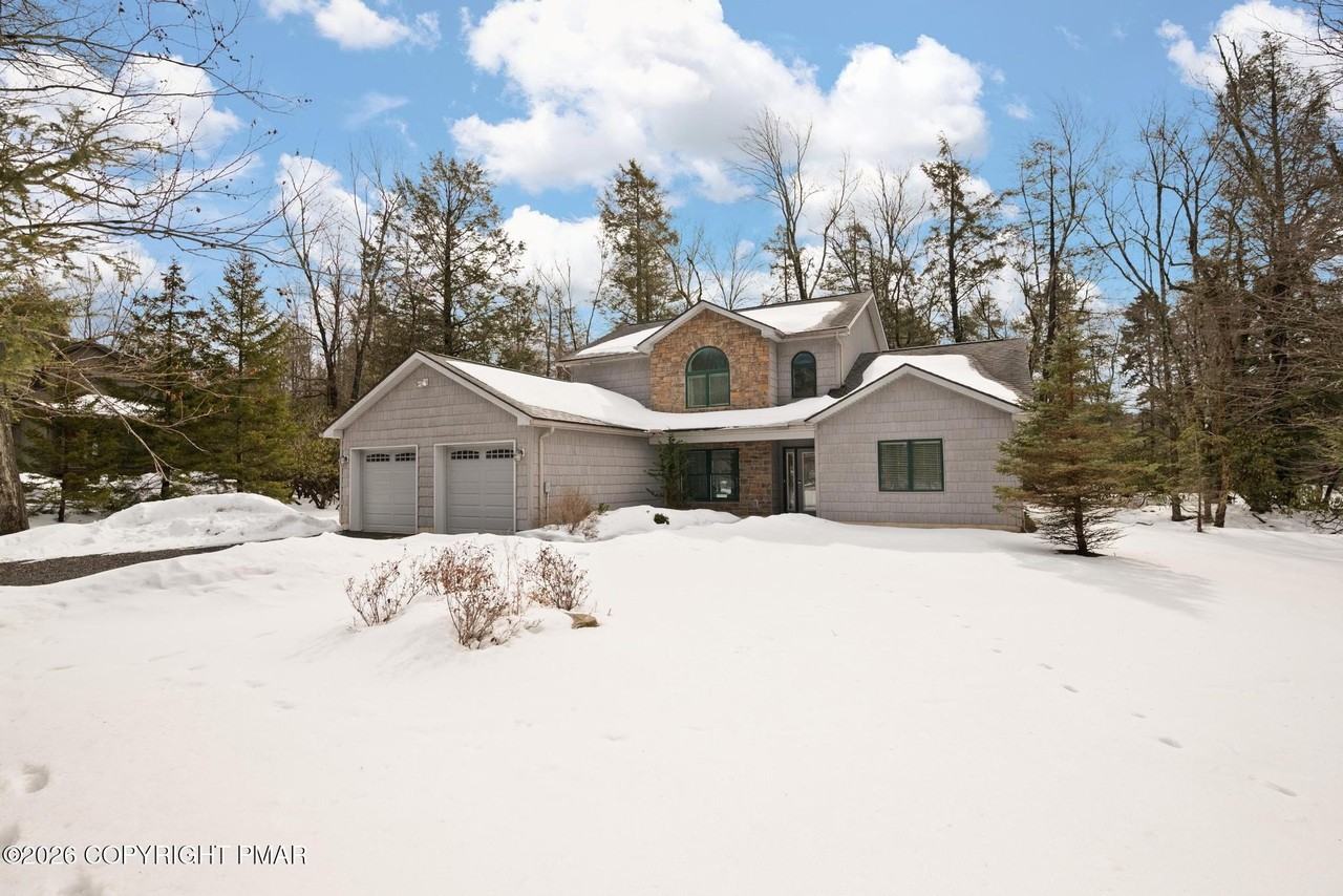 2236 Hillcrest Dr - Photo 5 of 45