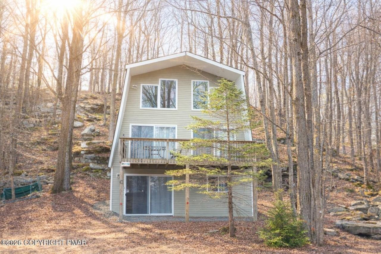 1635 Ridgeview Dr - Photo 2 of 16