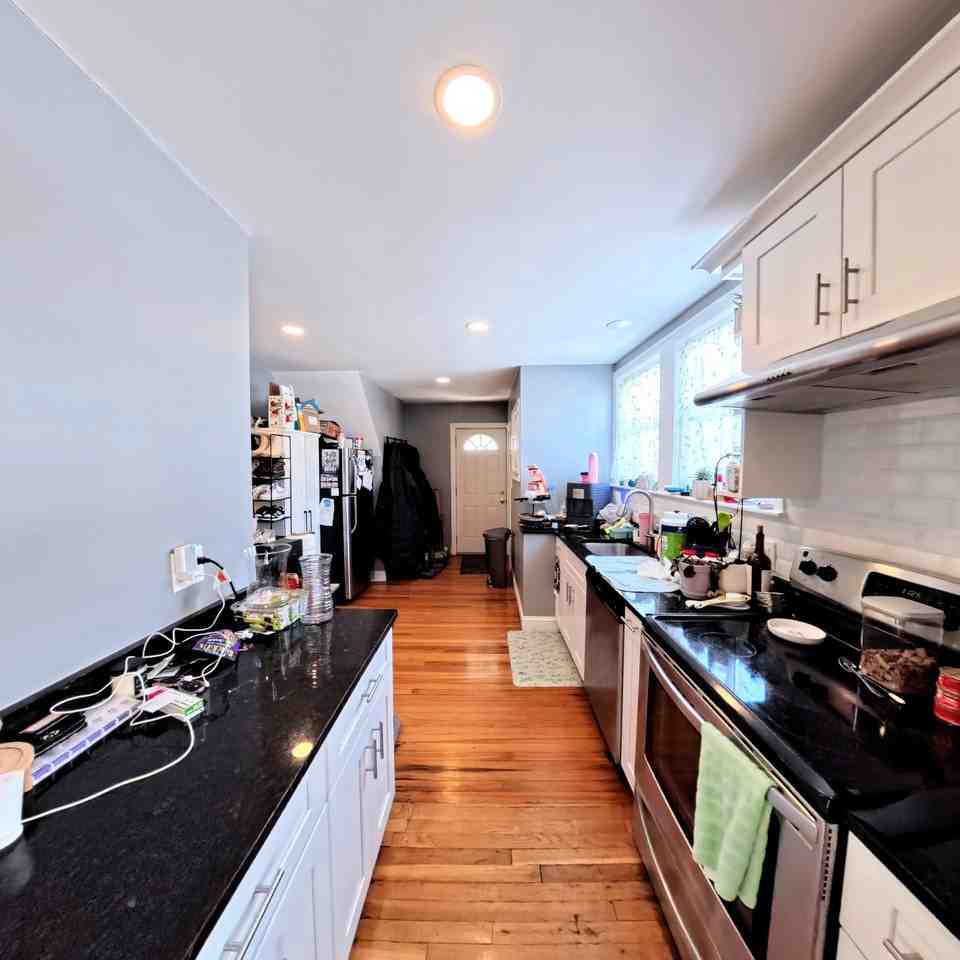 18 Martin St #1 - Photo 2 of 10