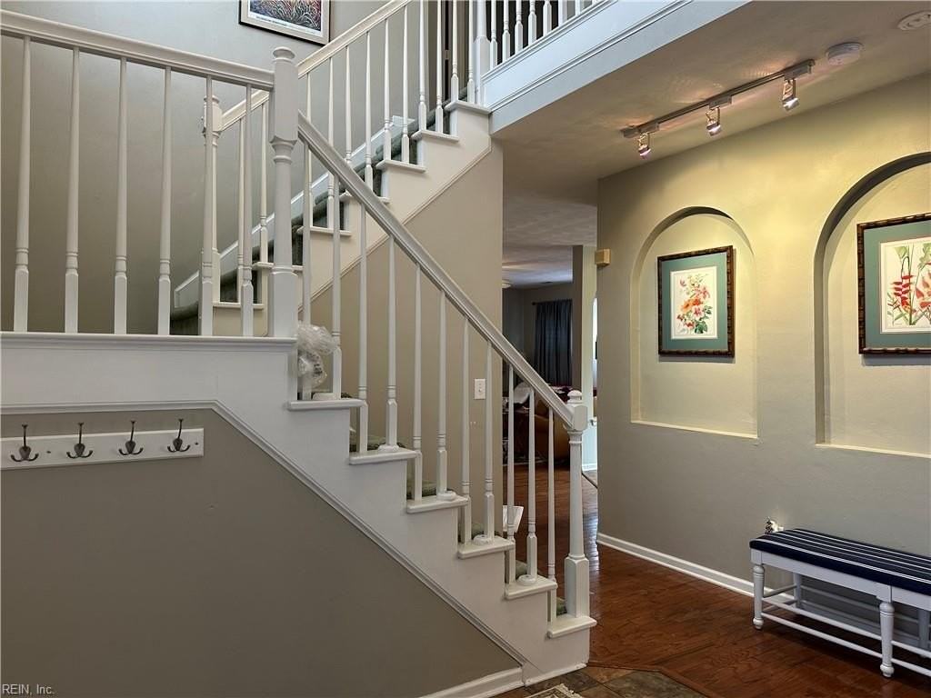 1821 Somersby Ln - Photo 4 of 23