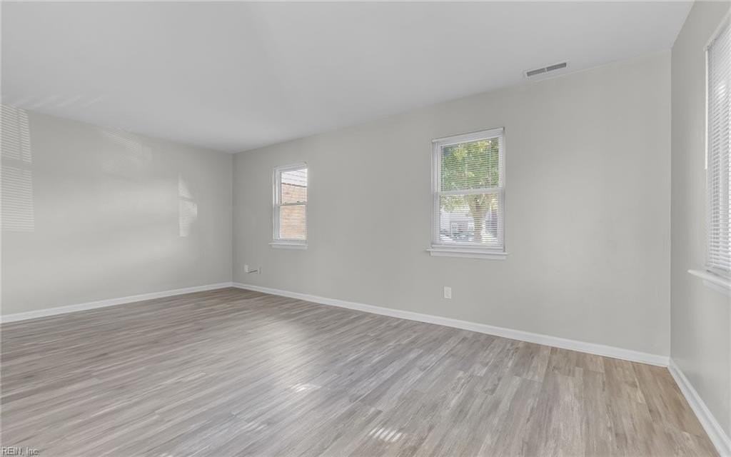 809 Hampstead Ct - Photo 3 of 20