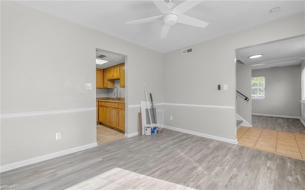 809 Hampstead Ct - Photo 4 of 20