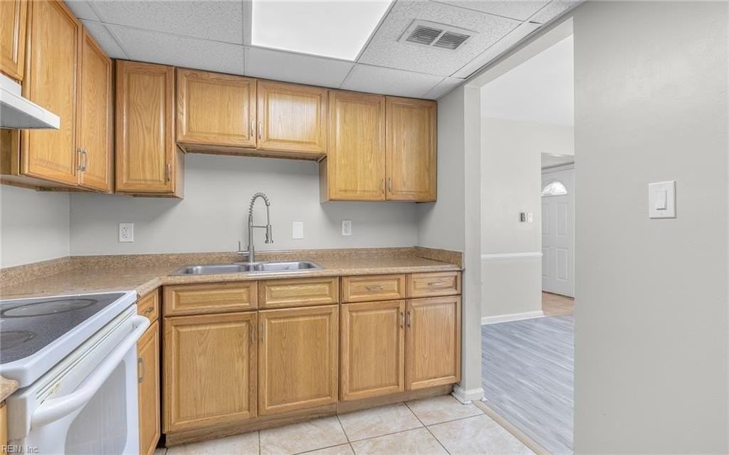 809 Hampstead Ct - Photo 6 of 20