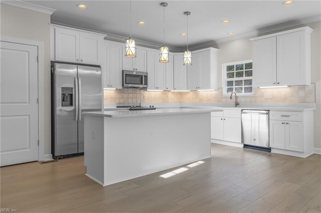 1623 Kingston Ave - Photo 5 of 37