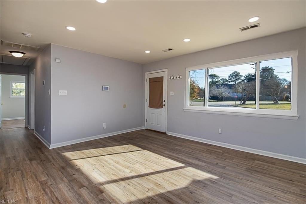 4110 Neptune Ct - Photo 5 of 35