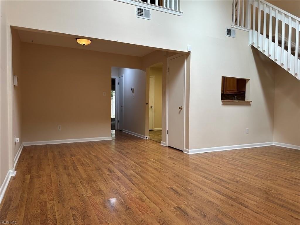 2429 Sedgewick Dr - Photo 3 of 13