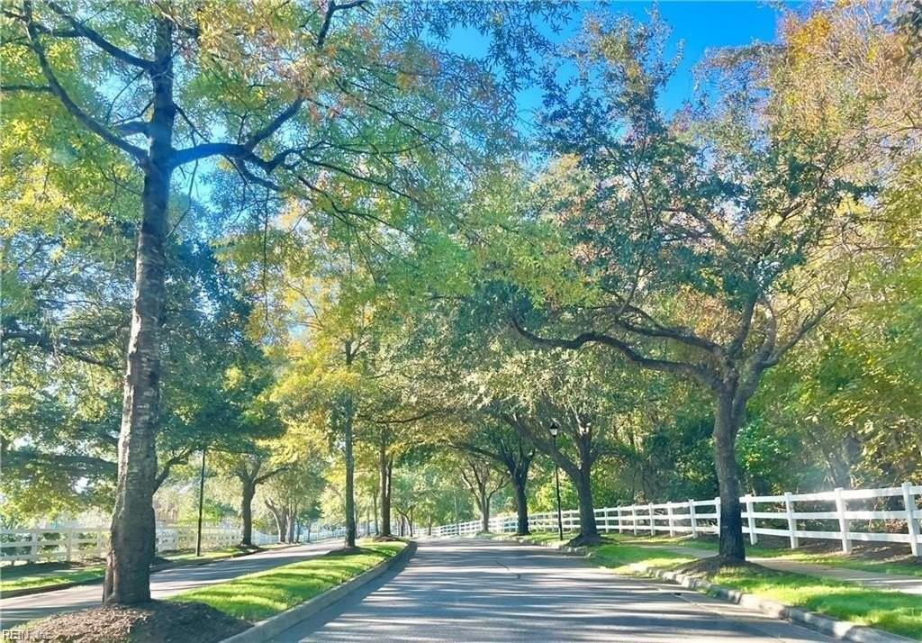 2596 Penshurst Way - Photo 2 of 41