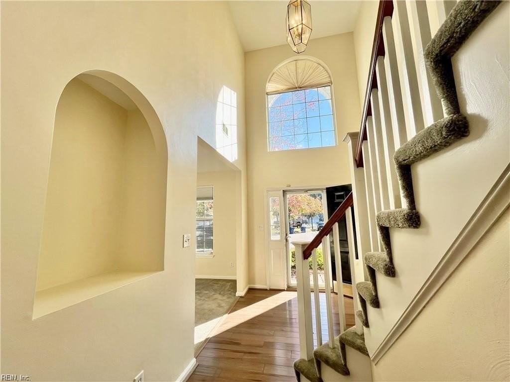 2596 Penshurst Way - Photo 7 of 41