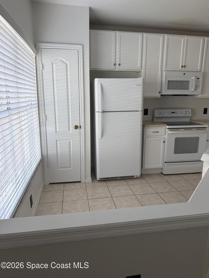 1361 Hampton Park Ln - Photo 3 of 22