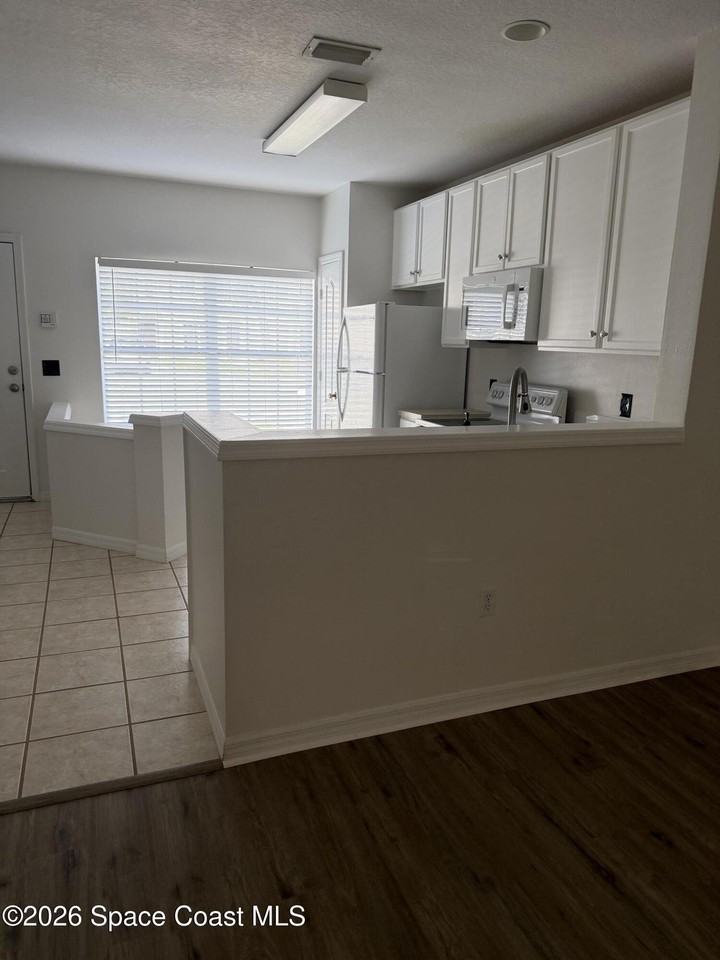 1361 Hampton Park Ln - Photo 5 of 22