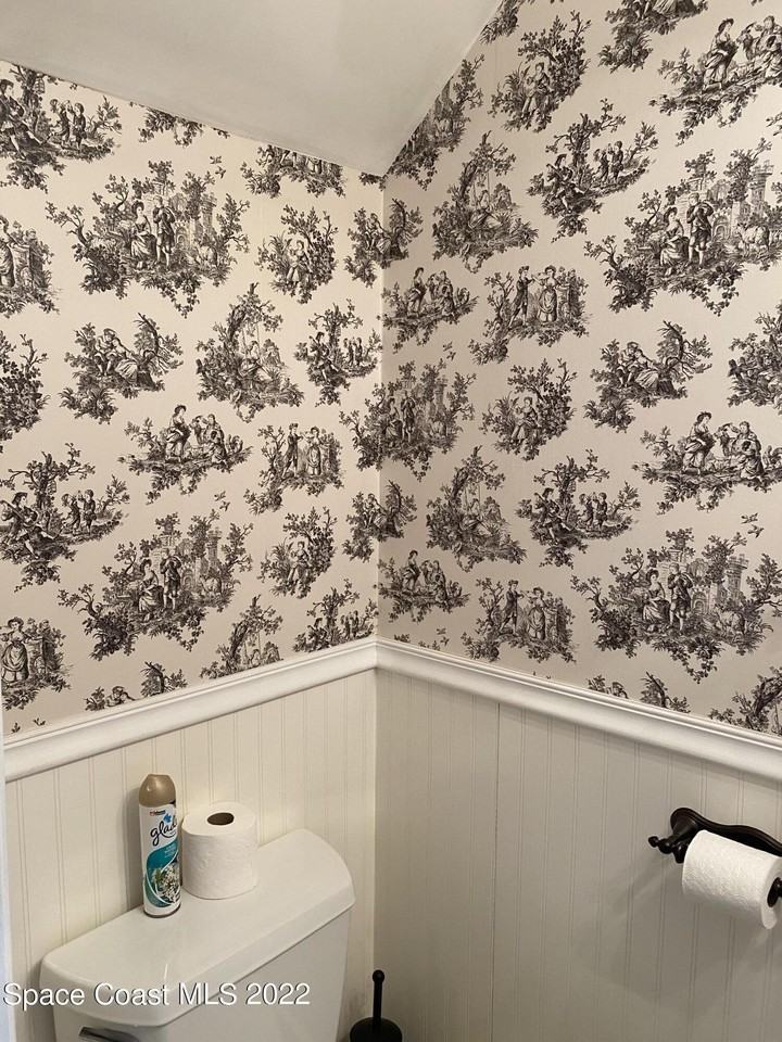 917 Jamestown Ave Unit 100 - Photo 7 of 29