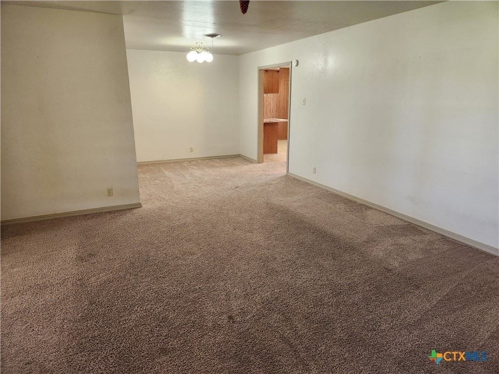 2909 Oakdale Dr - Photo 3 of 14