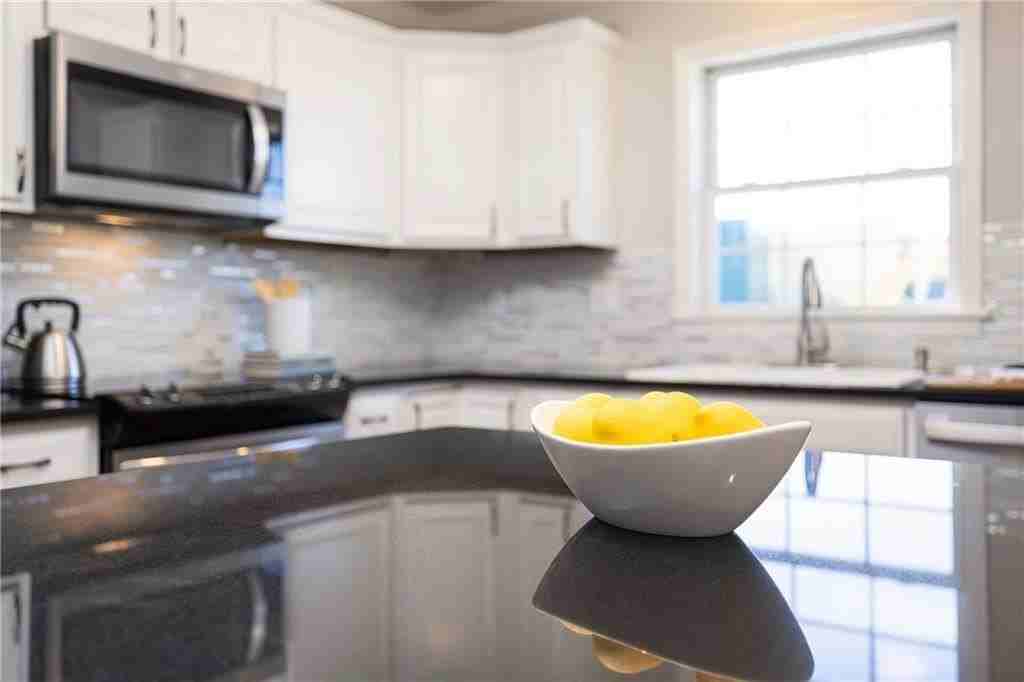 231 Maple Ave Apt 204 - Photo 5 of 38