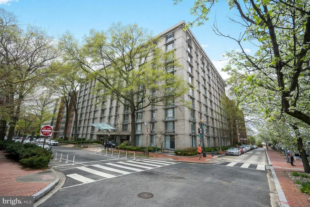 950 25th St Nw Apt 408n