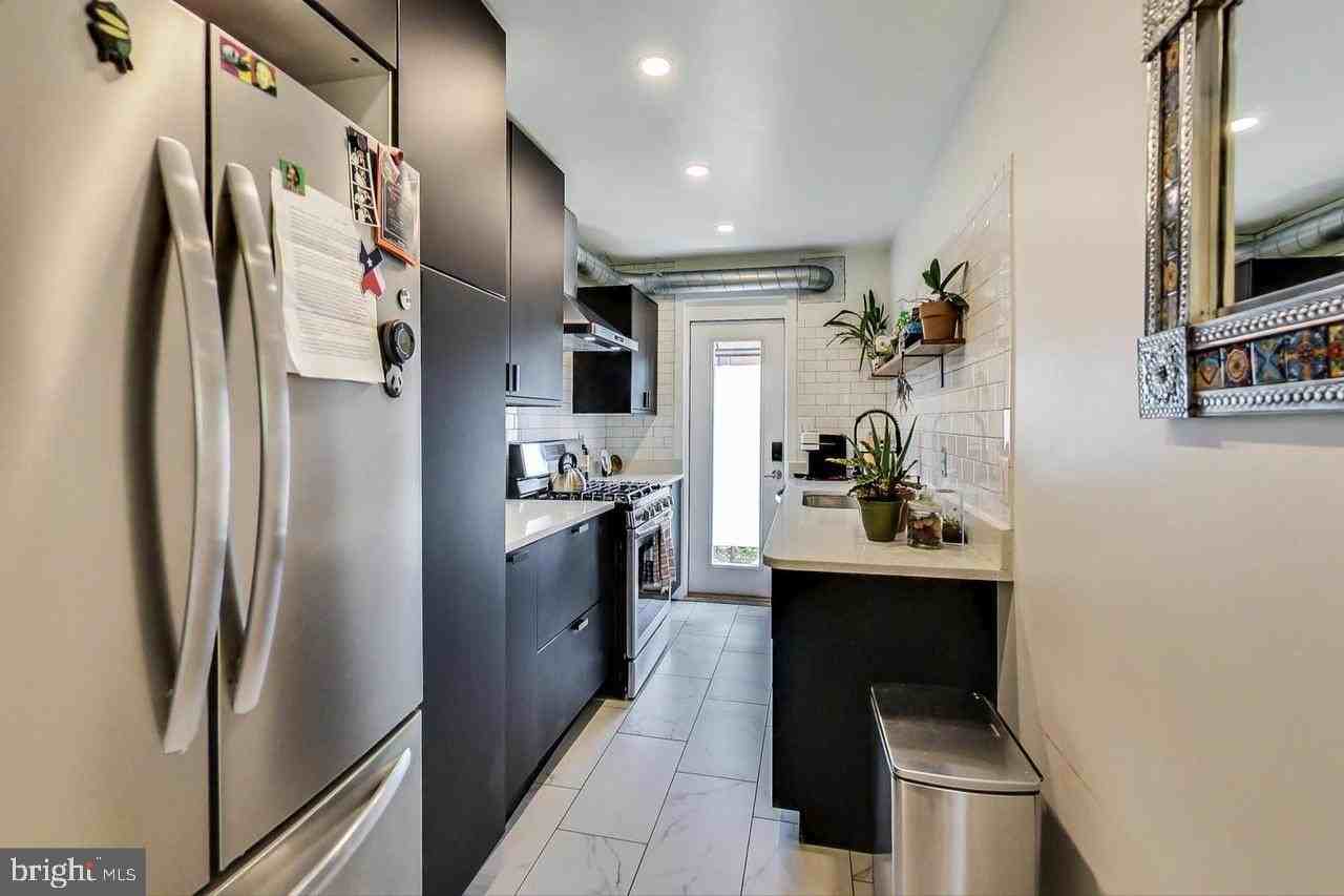 213 Hawaii Ave Ne Apt 1 - Photo 6 of 20